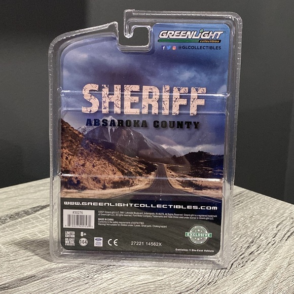 GreenLight | Sheriff Absaroka County: 1994 Ford Bronco XLT - 1:64 Die-Cast - Picture 2 of 11